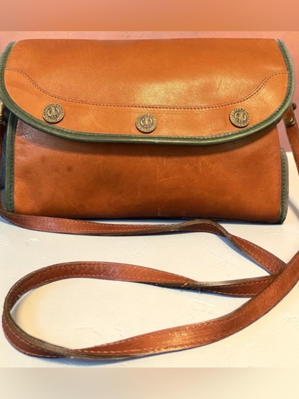 Vintage BRAHMIN RARE leather crossbody/ clutch medallions w forest green trim - Picture 2 of 16